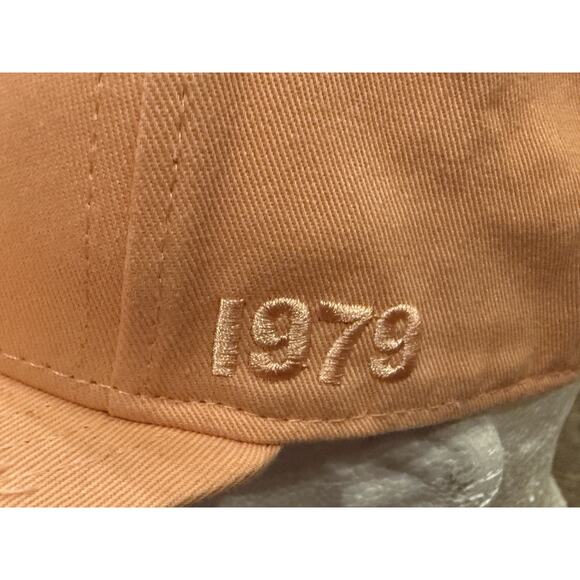 Melonwear Chicago Cubs 1979 Era Logo Budweiser Embroidered Peach Snapback Hat - Picture 4 of 9